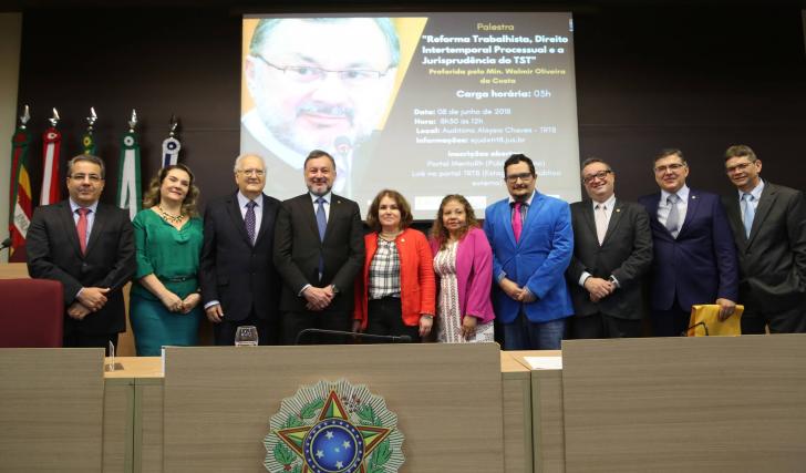 Estudos em Homenagem ao Min. Walmir Oliveira da Costa