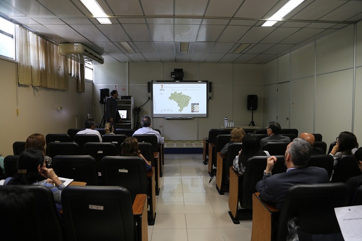 Rodopiano Neto apresentando os resultados obtidos pelo trt8 nas metas nacionais e regionais